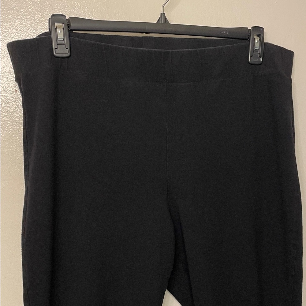 Torrid Black Capri Leggings With Lattice Detail Size 4